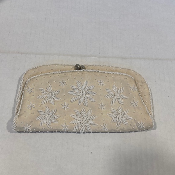MAGID Pure Silk Cream Beaded Bag with Snowflake Design from Bonwit Teller - Picture 4 of 11